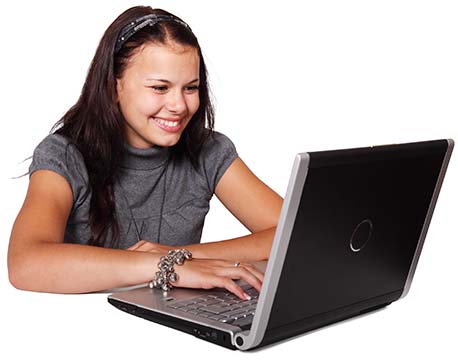 Woman-with-computer